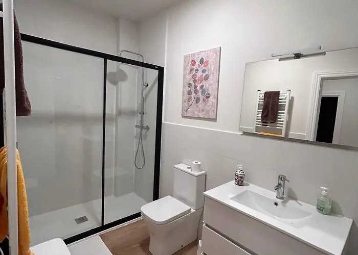 2 Privadas Con 1 Bano Privado, Salon Y Cocina ビルバオ
