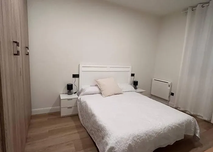 2 Privadas Con 1 Bano Privado, Salon Y Cocina ビルバオ