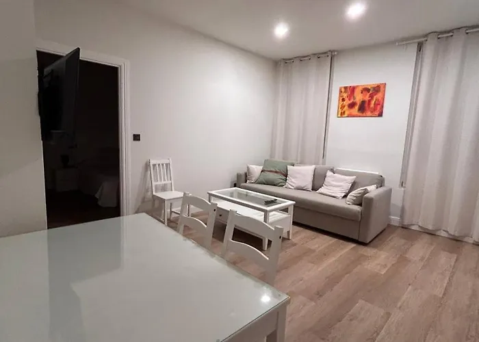 2 Privadas Con 1 Bano Privado, Salon Y Cocina *